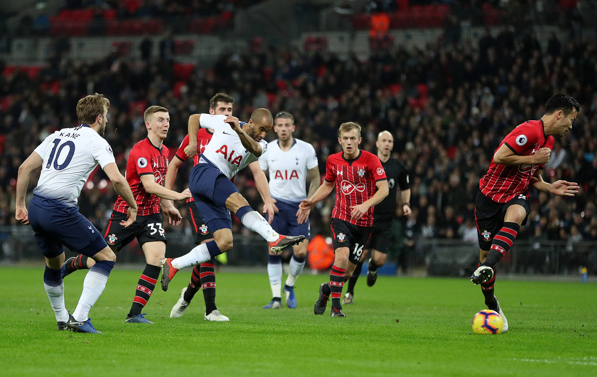 伊布与莱奥 伊布与莱奥